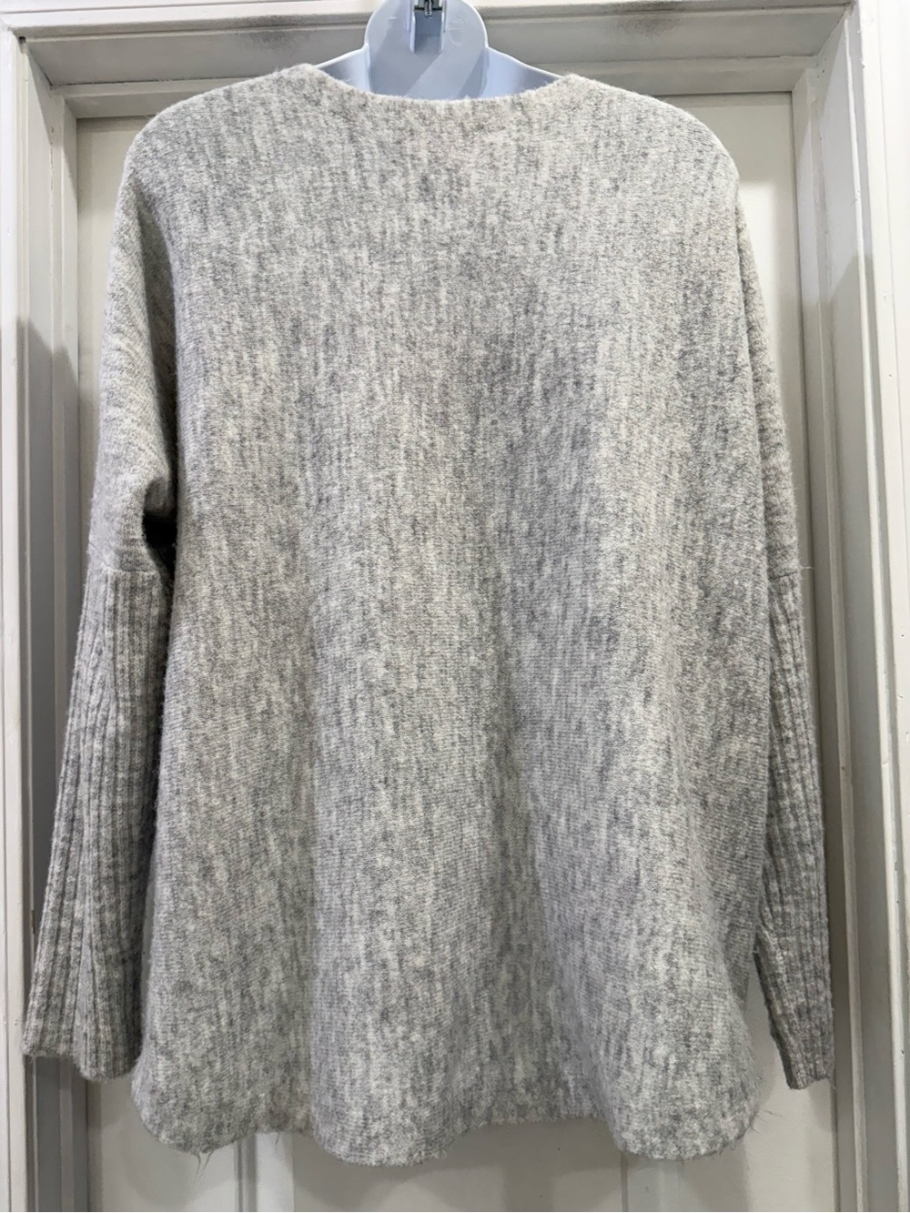 Lilly Pulitzer Arna Gray Sweater Size Medium - Picture 5 of 12